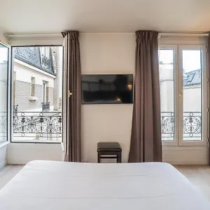 *** Hotel De Flore France